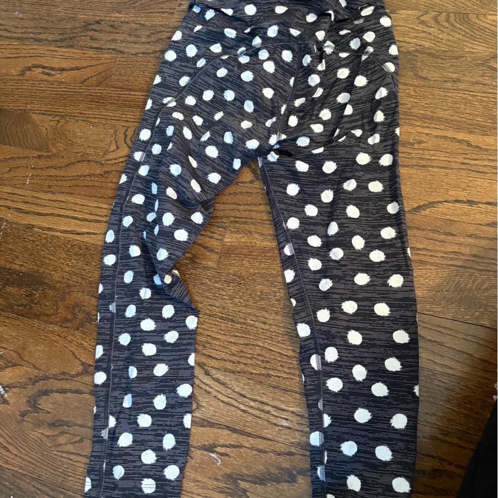 OG outdoor voices 3/4 polka dot leggings